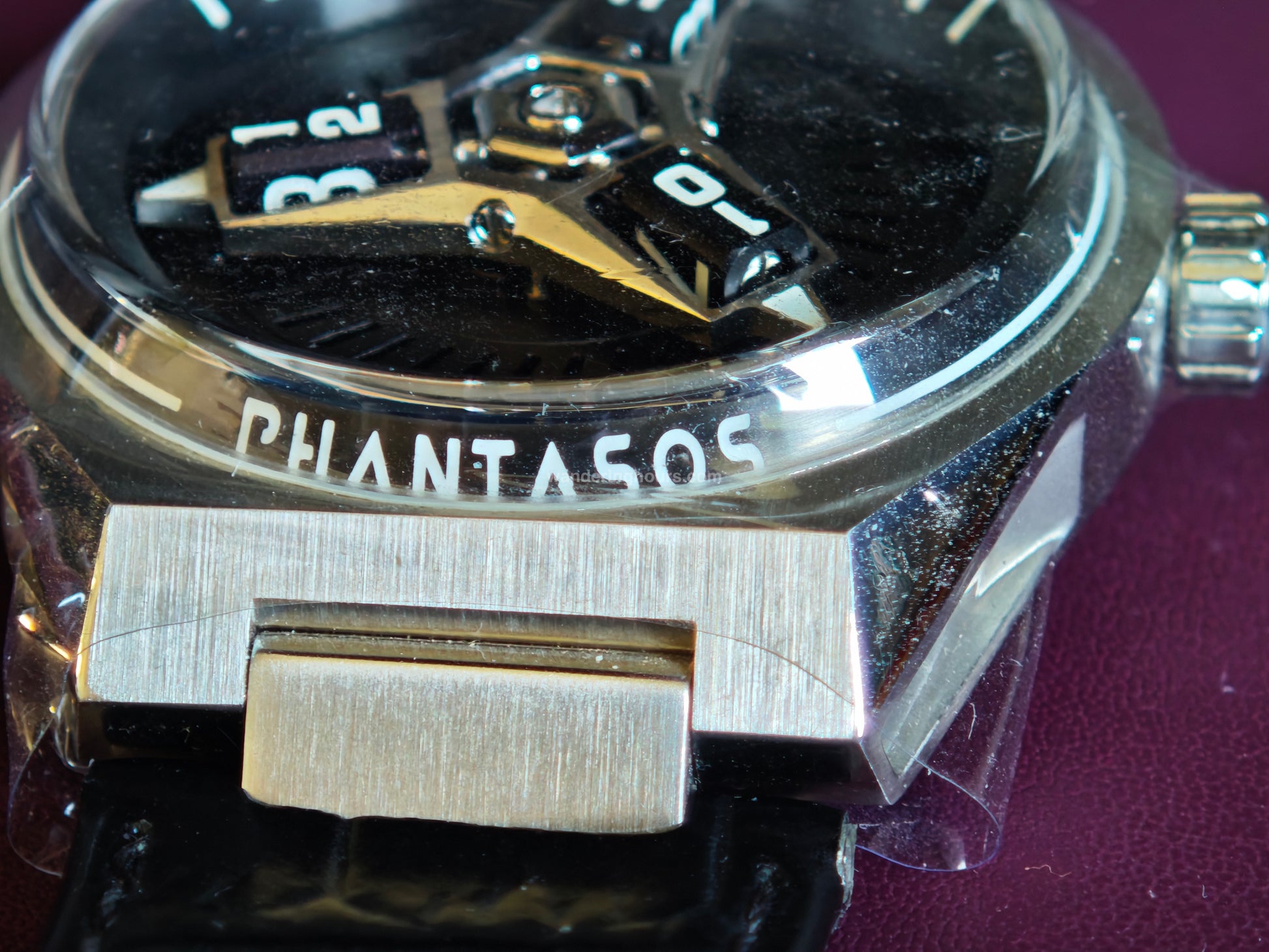 Phantasos Triclops watch wandering hours in Black dial Miyota movement