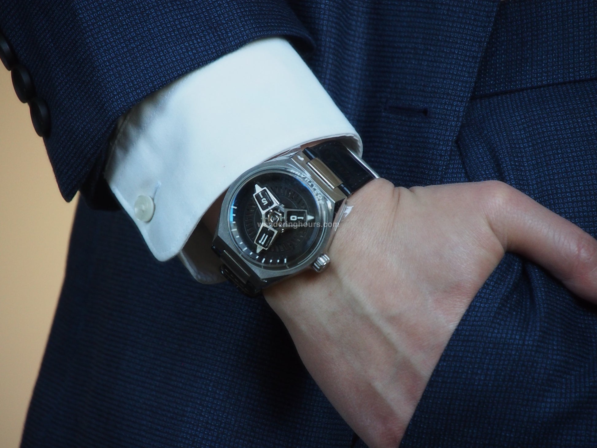 Phantasos Triclops watch wandering hours in Black dial Miyota movement
