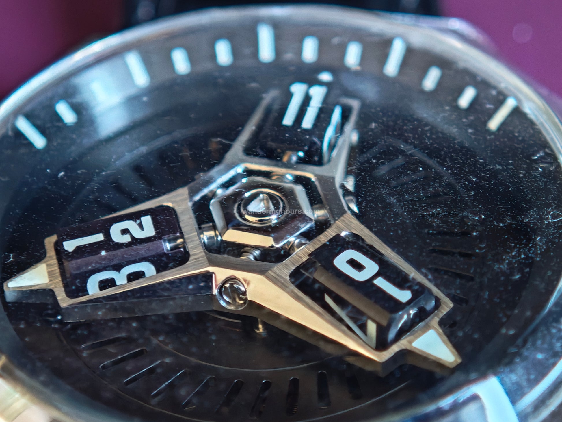 Phantasos Triclops watch wandering hours in Black dial Miyota movement