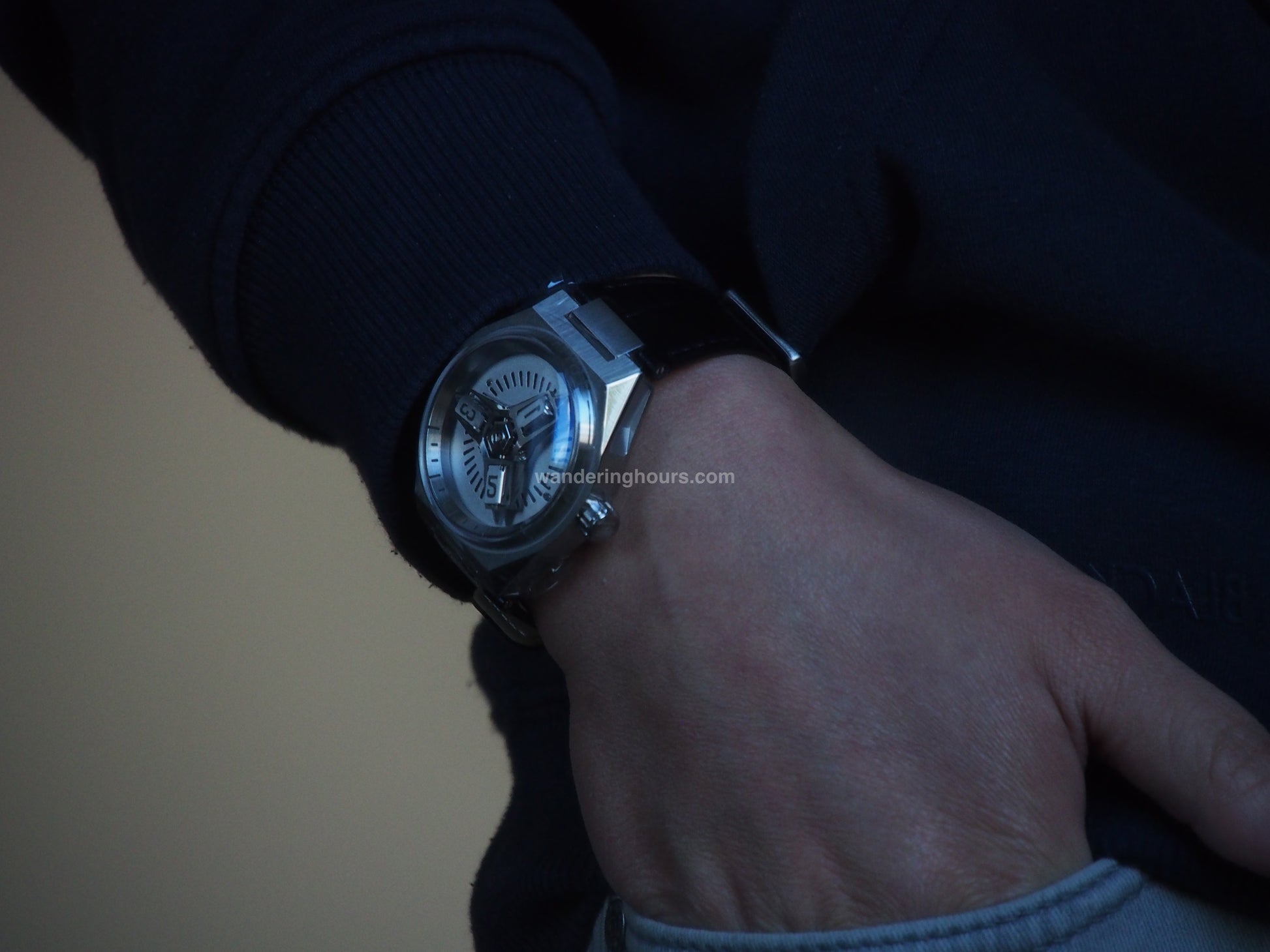 Phantasos Triclops watch wandering hours in White dial Miyota movement