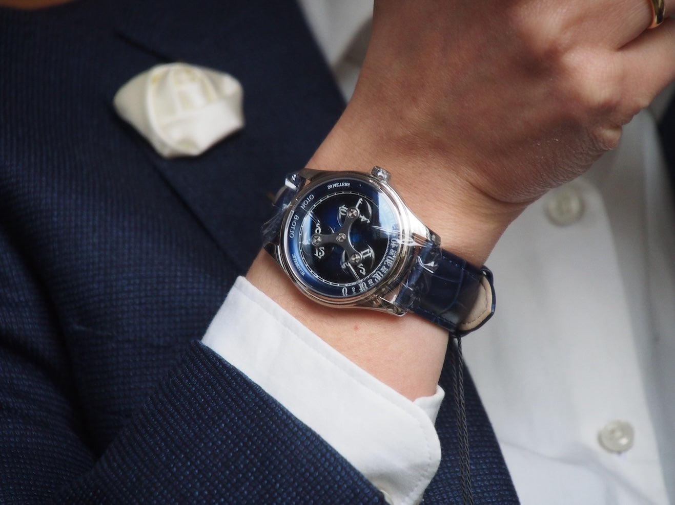 OLTO-8 ROTO Wandering Hour Series